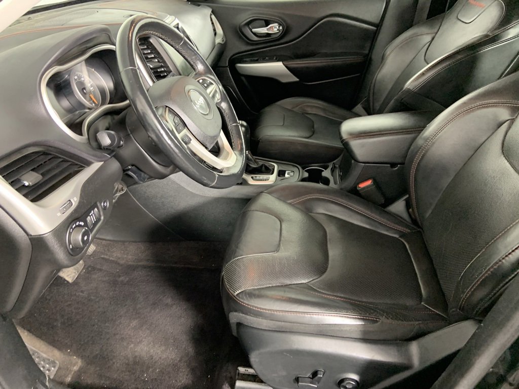 Used 2018 Jeep Cherokee Trailhawk w/ Quick Order Package 27L image 16