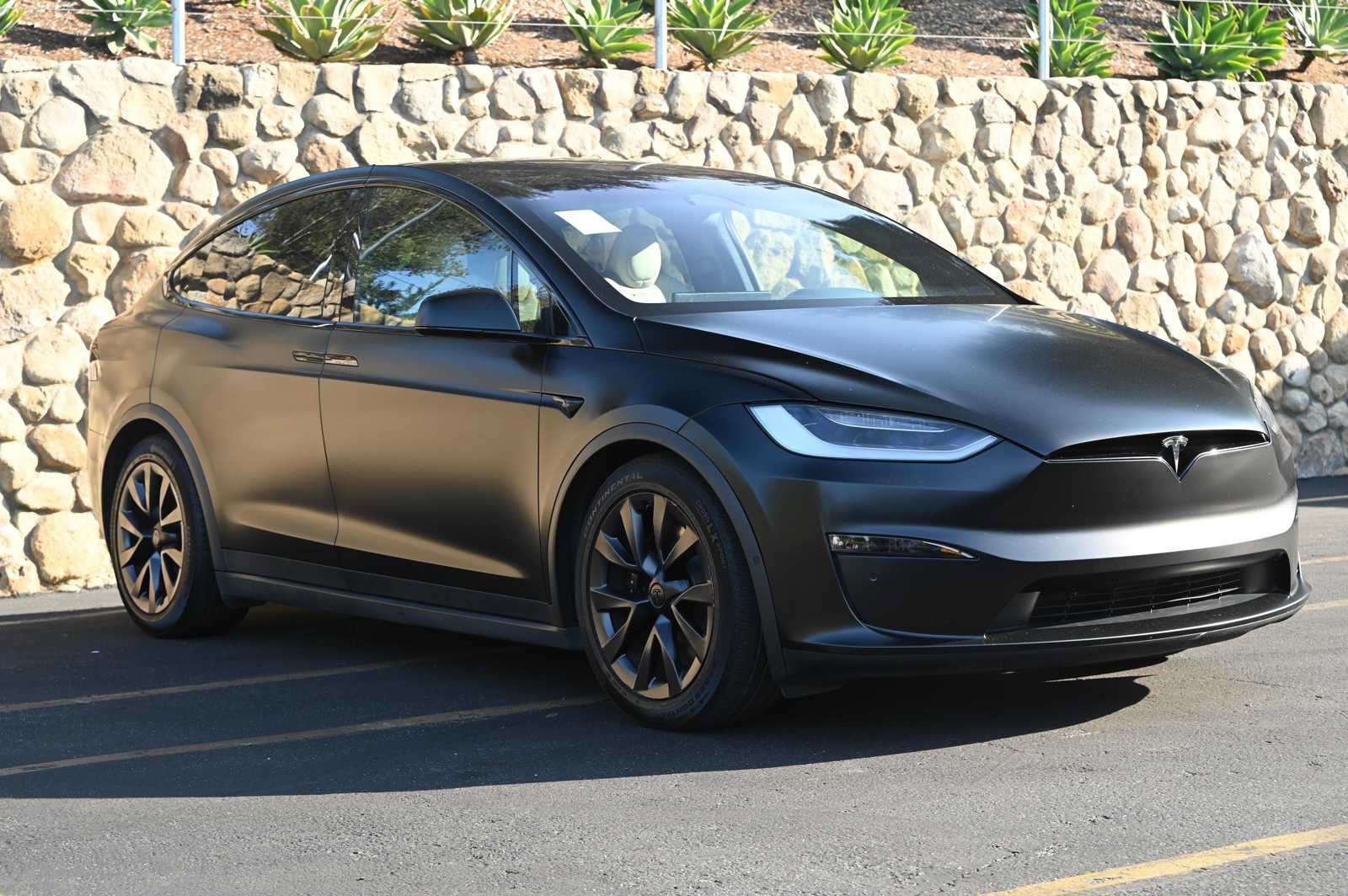 Used 2022 Tesla Model X AWD/4WD image 1