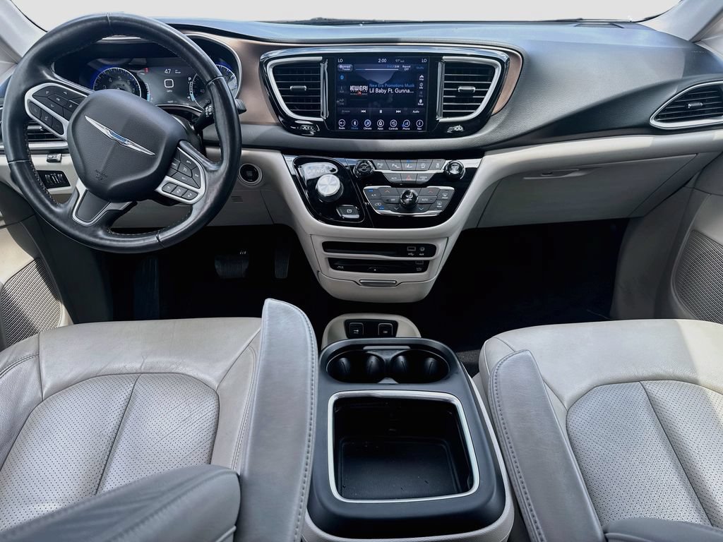 Used 2019 Chrysler Pacifica Touring-L Plus w/ Advanced Safetytec Group FWD image 24