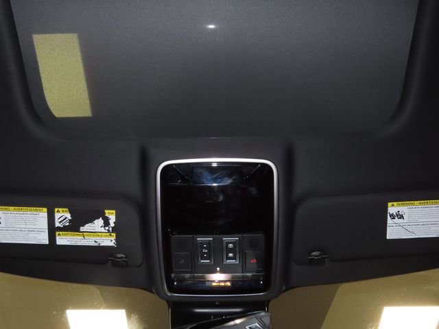 Used 2020 Land Rover Range Rover Velar R-Dynamic S image 28