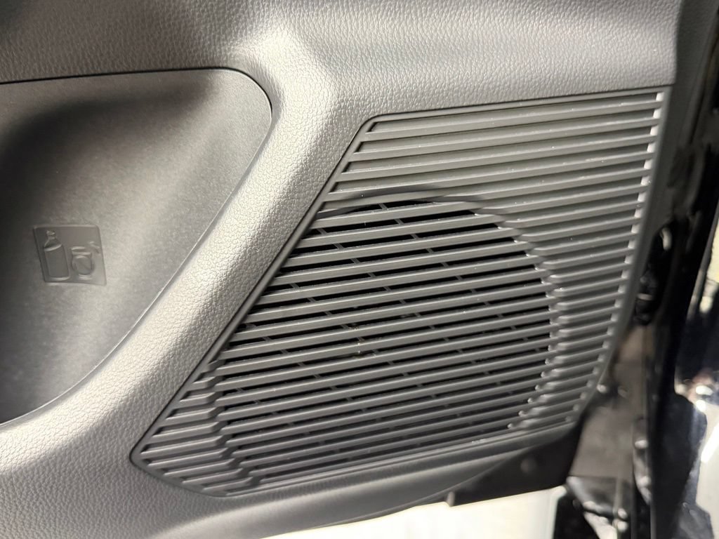 Used 2025 Toyota Prius Plug-In Hybrid FWD image 21