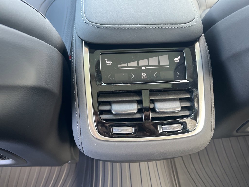 New 2026 Volvo XC90 B6 Plus w/ Protection Package Premier image 30