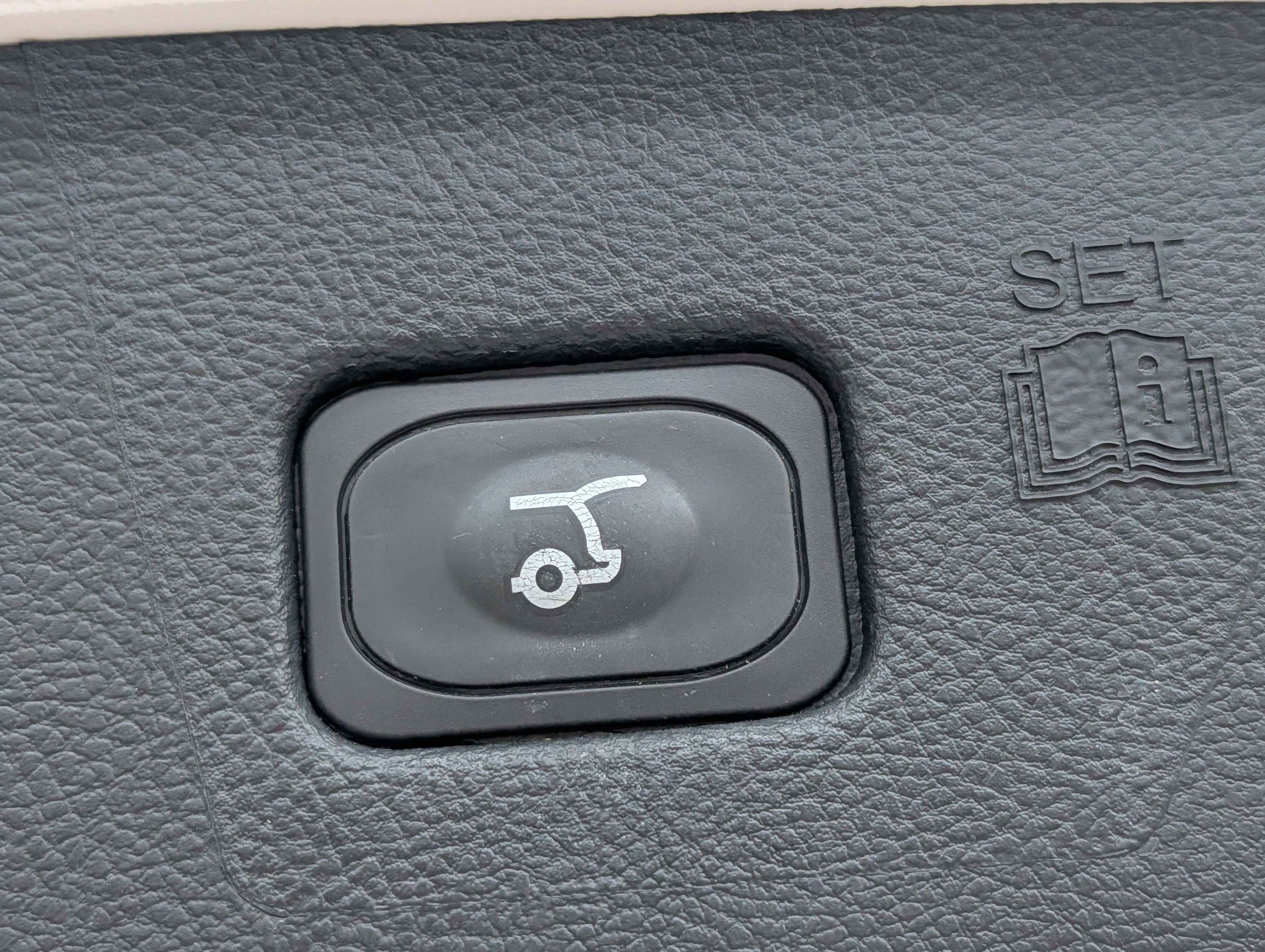 Used 2024 Ford Edge ST-Line image 34