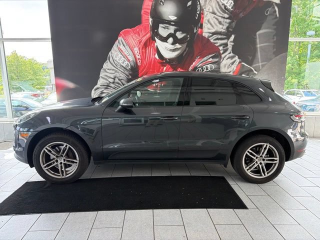 Used 2020 Porsche Macan AWD/4WD image 2