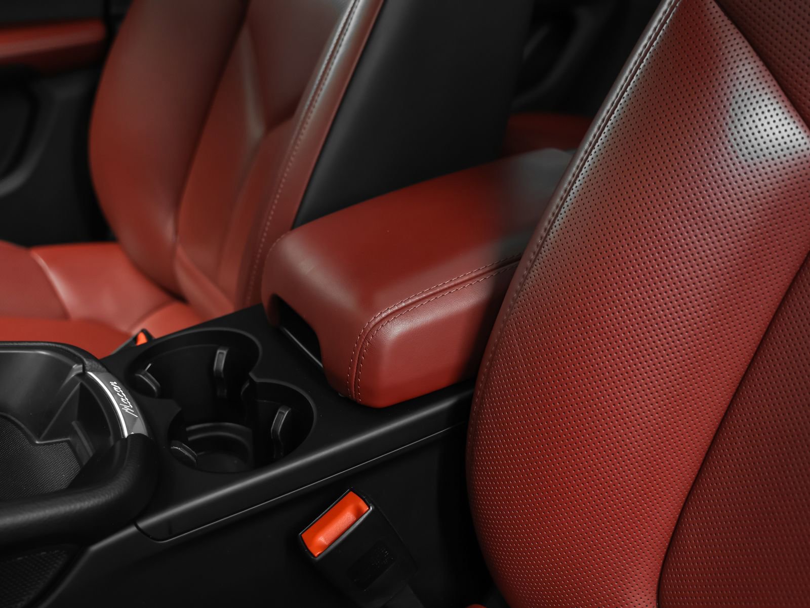 Certified 2022 Porsche Macan S image 39