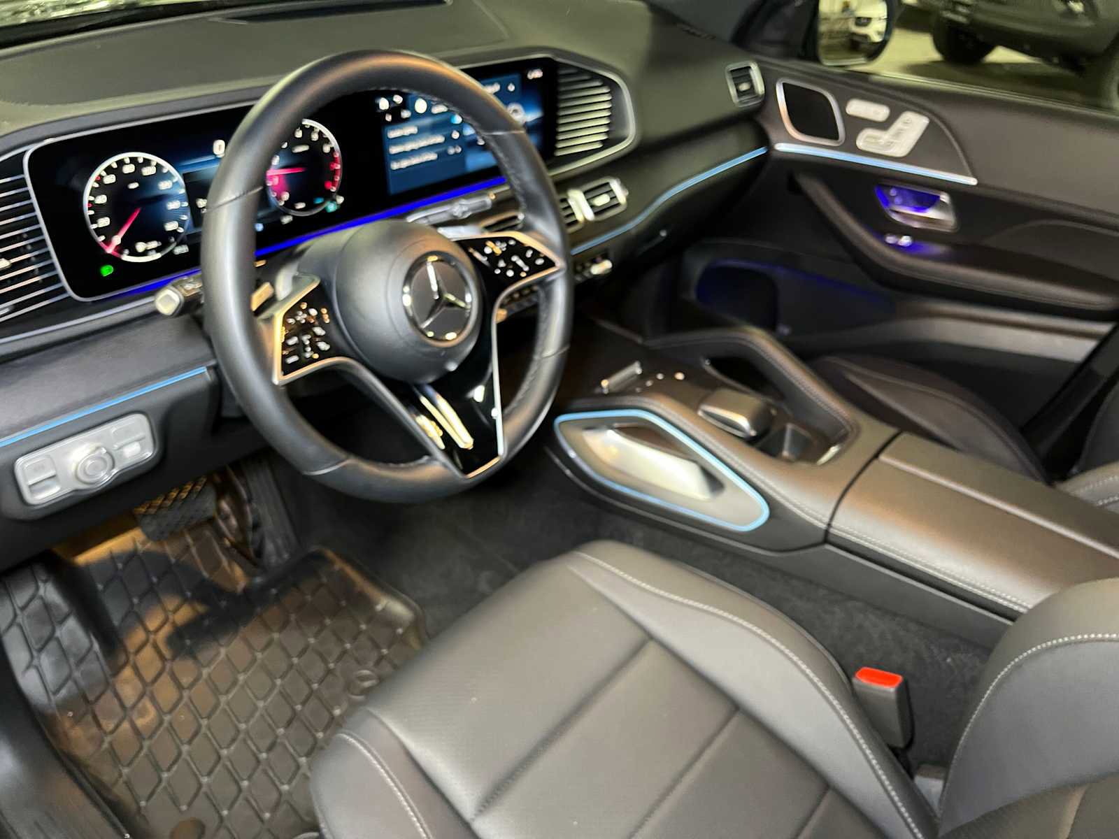 Used 2025 Mercedes-Benz GLE 350 4MATIC image 23