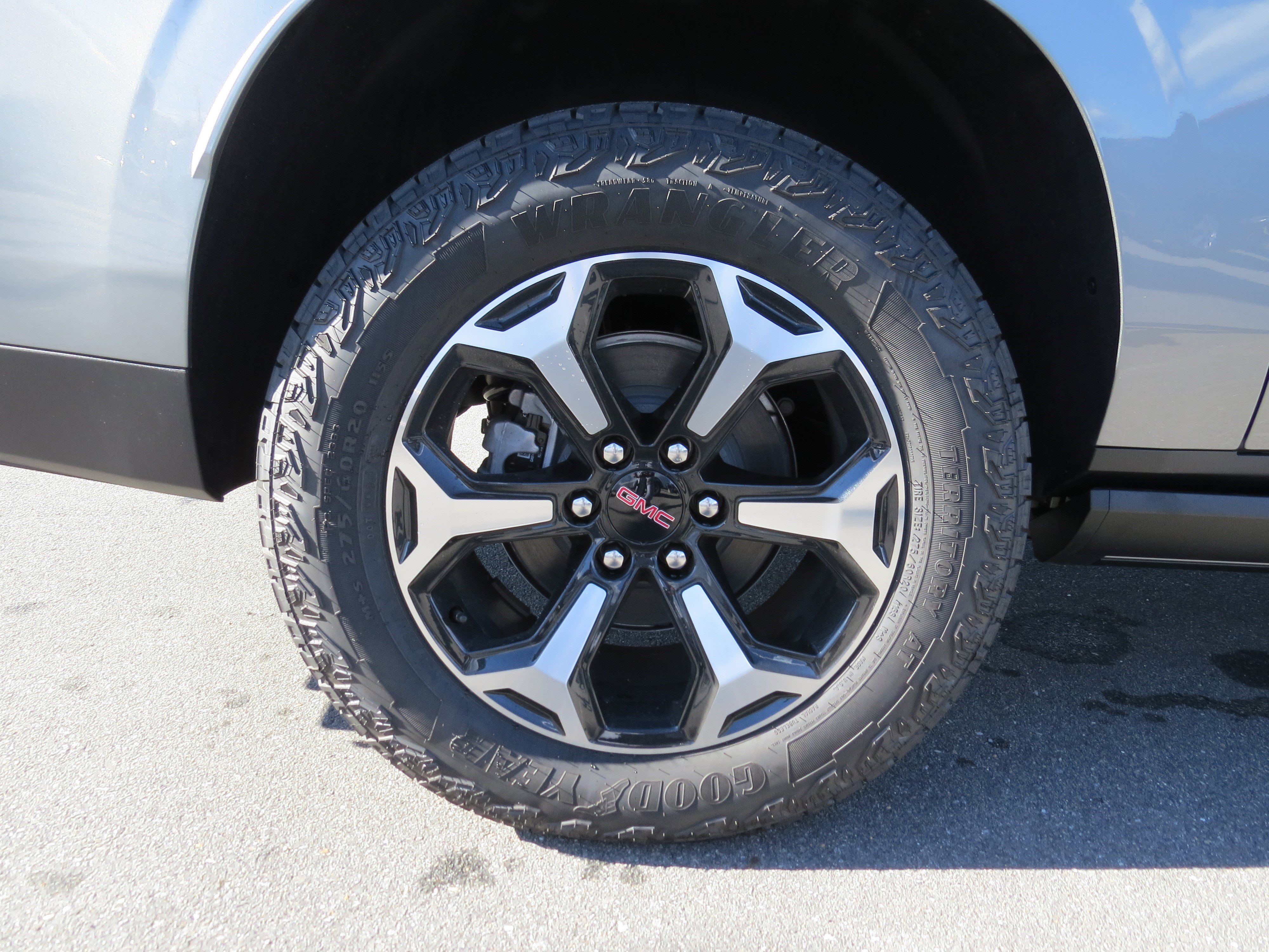 New 2026 GMC Yukon XL AT4 w/ AT4 Premium Package image 11