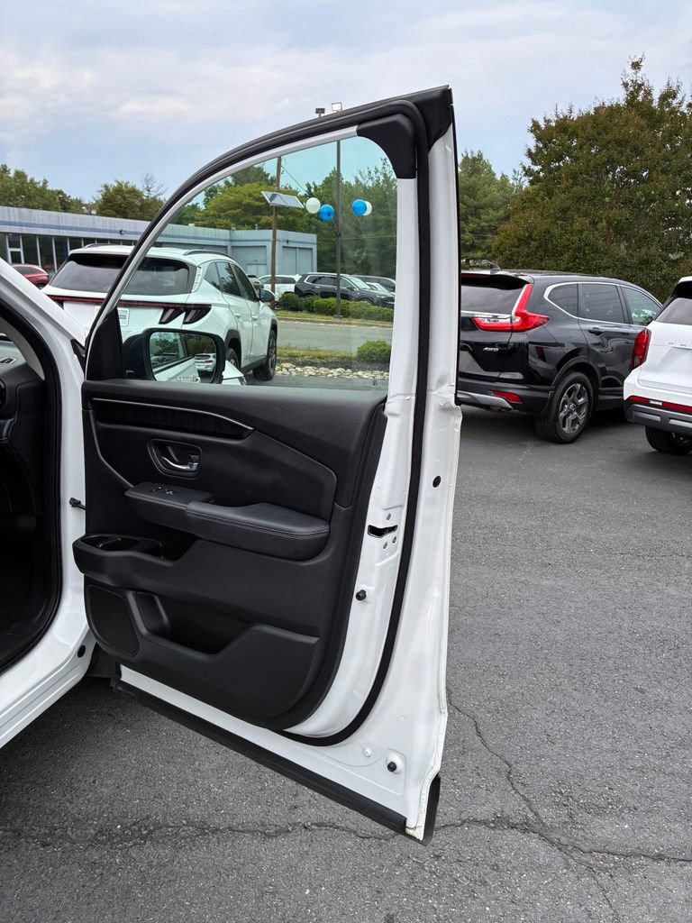 Used 2023 Honda Pilot Elite image 50