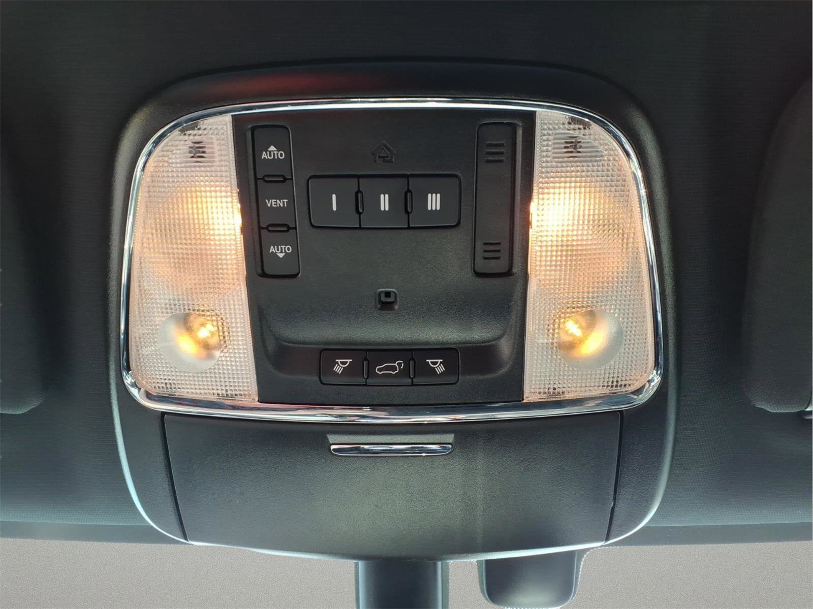Used 2021 Jeep Grand Cherokee Limited image 25