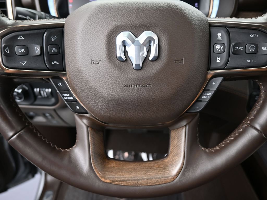 Used 2025 RAM 1500 Limited image 32