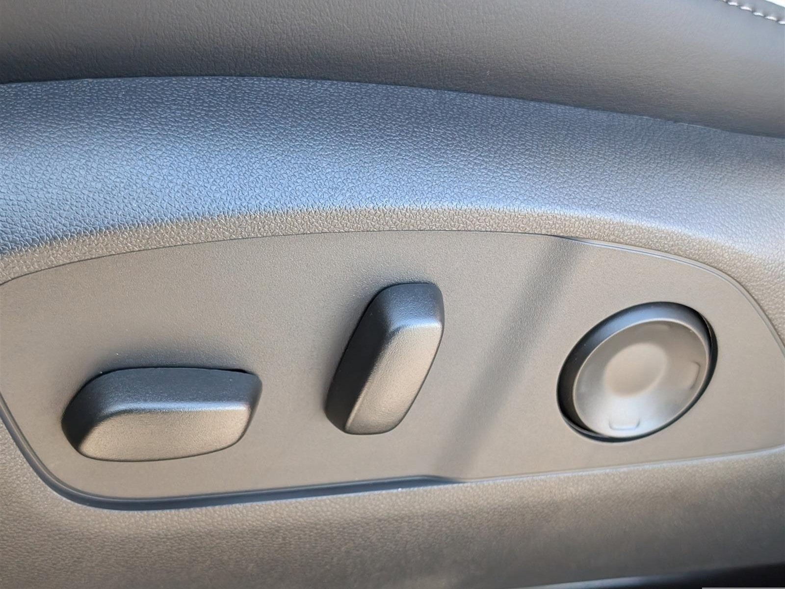 New 2026 Buick Enclave Preferred w/ Power Package AWD/4WD image 19