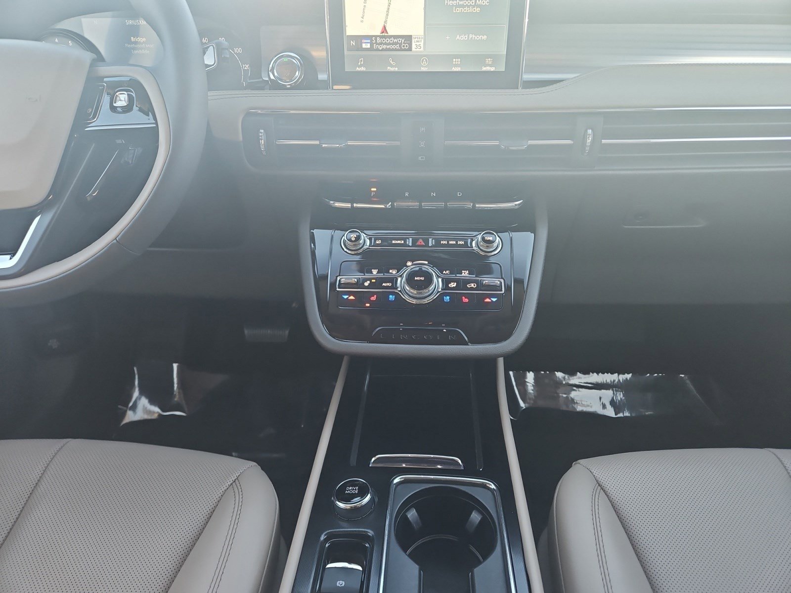 Certified 2022 Lincoln Corsair Standard w/ Equipment Group 101A image 11