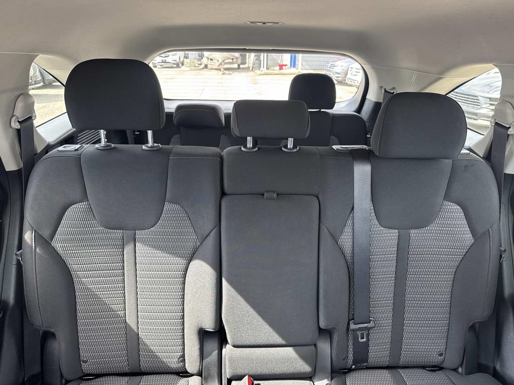 Used 2023 Kia Sorento LX FWD image 11
