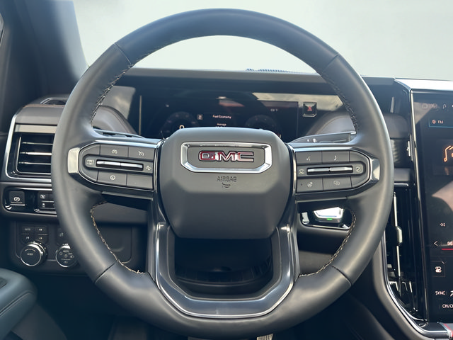 Used 2025 GMC Yukon AT4 AWD/4WD image 12