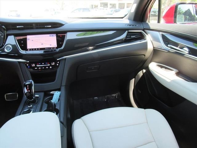 Used 2024 Cadillac XT6 Sport w/ Technology Package AWD/4WD image 15