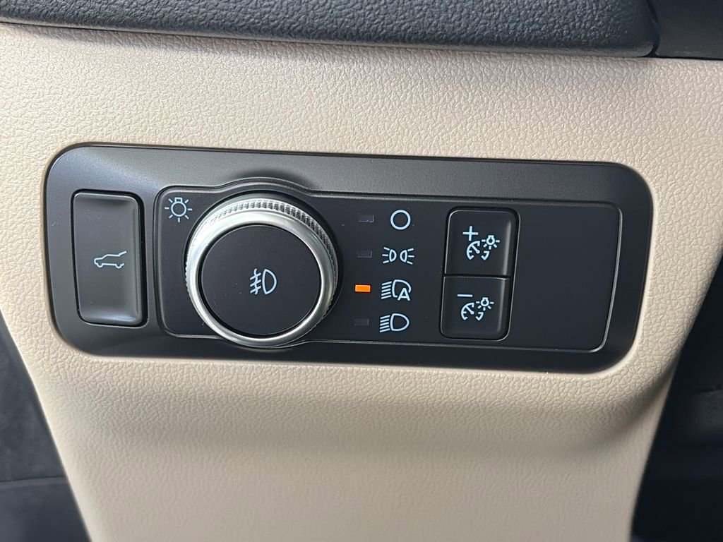 Certified 2020 Ford Escape Titanium image 24