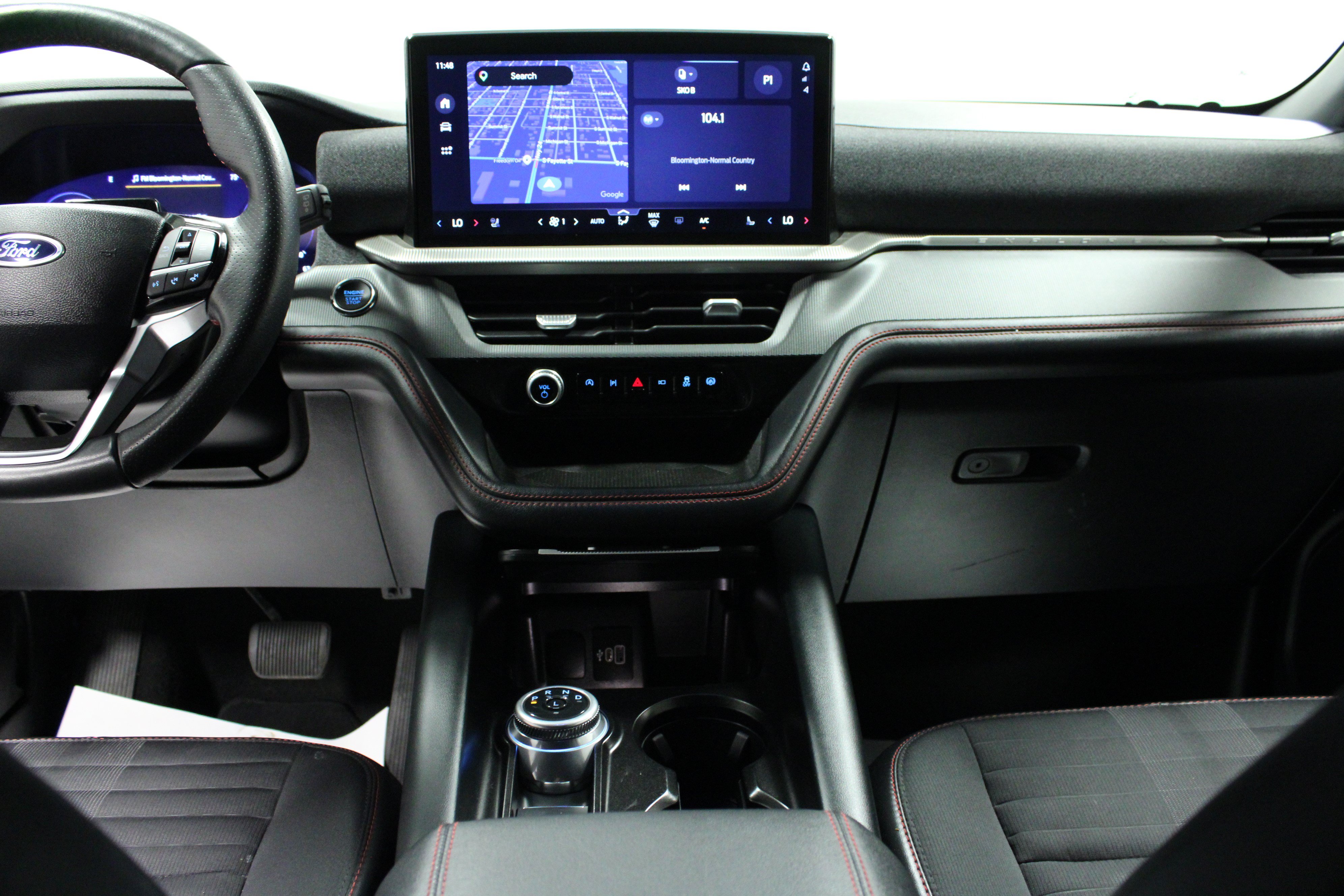 Used 2025 Ford Explorer ST-Line w/ ST-Line Street Pack AWD/4WD image 19