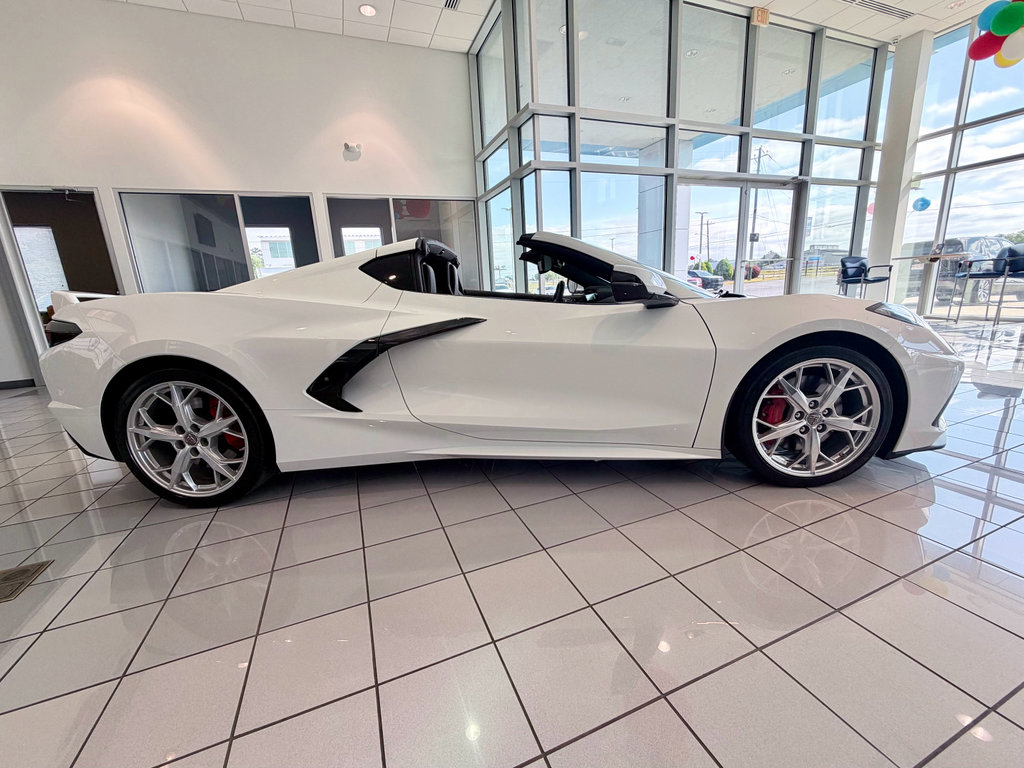 Used 2023 Chevrolet Corvette Stingray Preferred Cpe w/ Z51 Performance Package RWD image 4