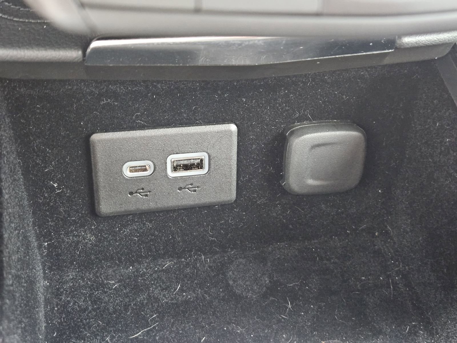 Used 2021 Cadillac XT4 Sport w/ Cold Weather Package image 20