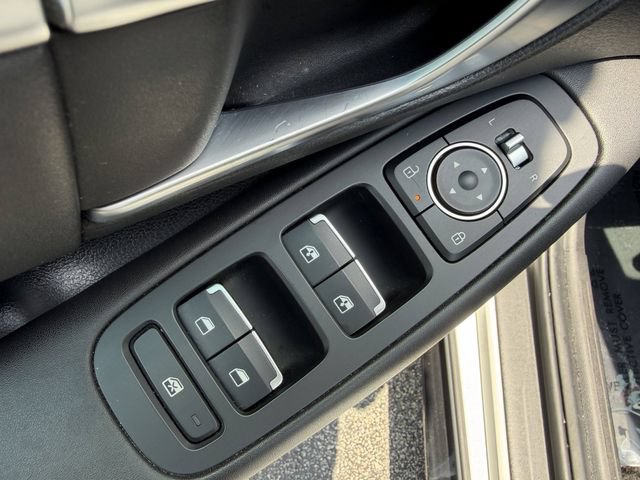 Used 2025 Hyundai Sonata SEL FWD image 10