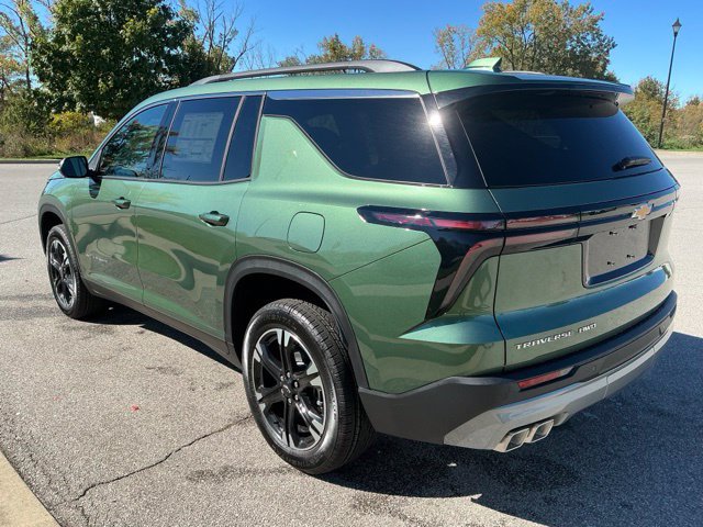 New 2027 Chevrolet Traverse LT w/ Sun and Wheel Package AWD/4WD image 4