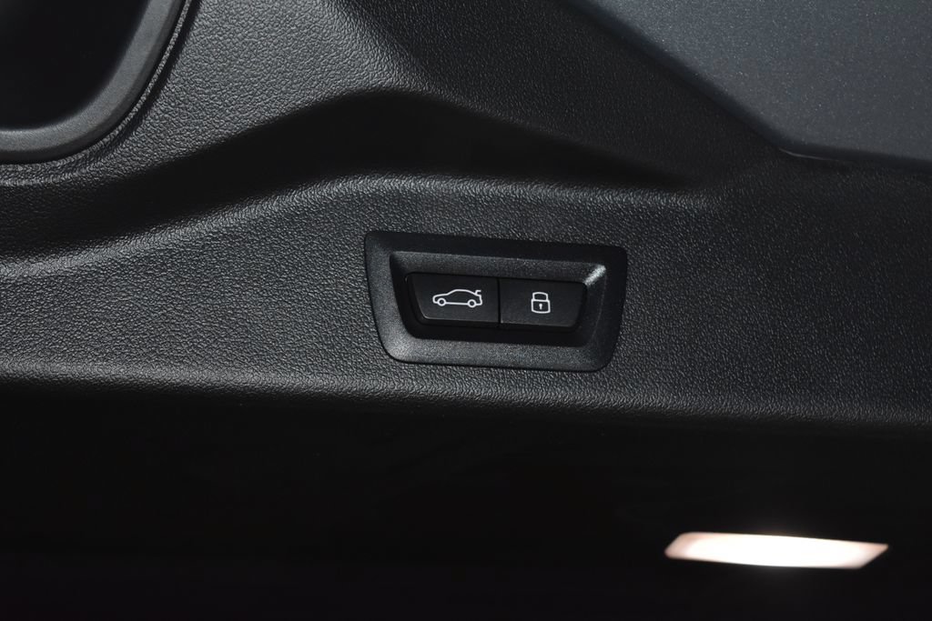 Certified 2025 BMW X5 M60i AWD/4WD image 33