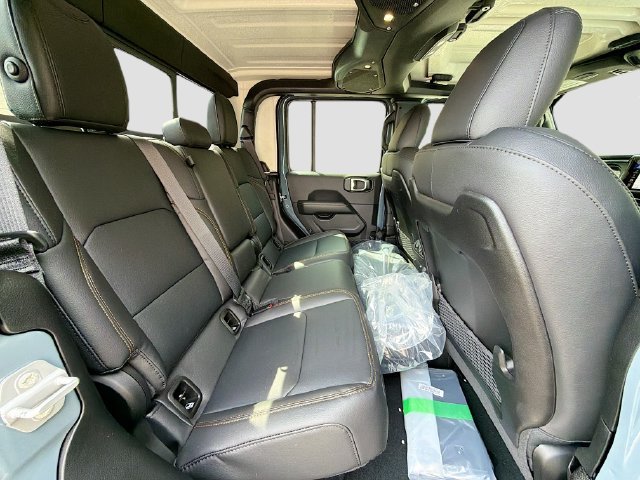 New 2026 Jeep Gladiator Sport AWD/4WD image 27