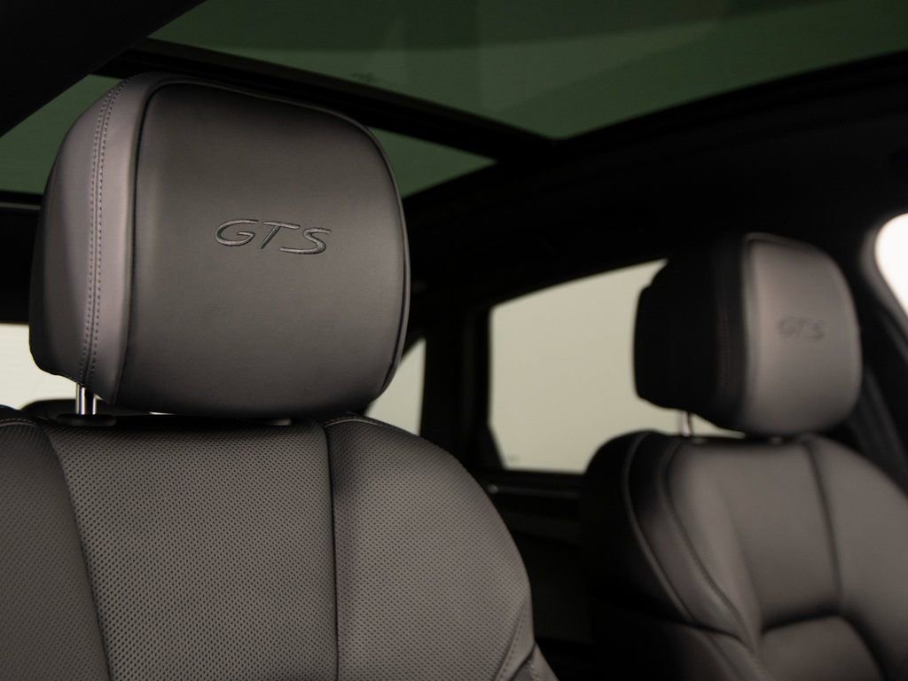 New 2026 Porsche Macan GTS image 31