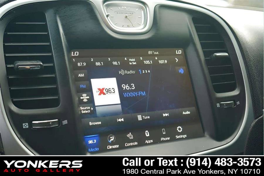 Used 2021 Chrysler 300 Touring L image 40