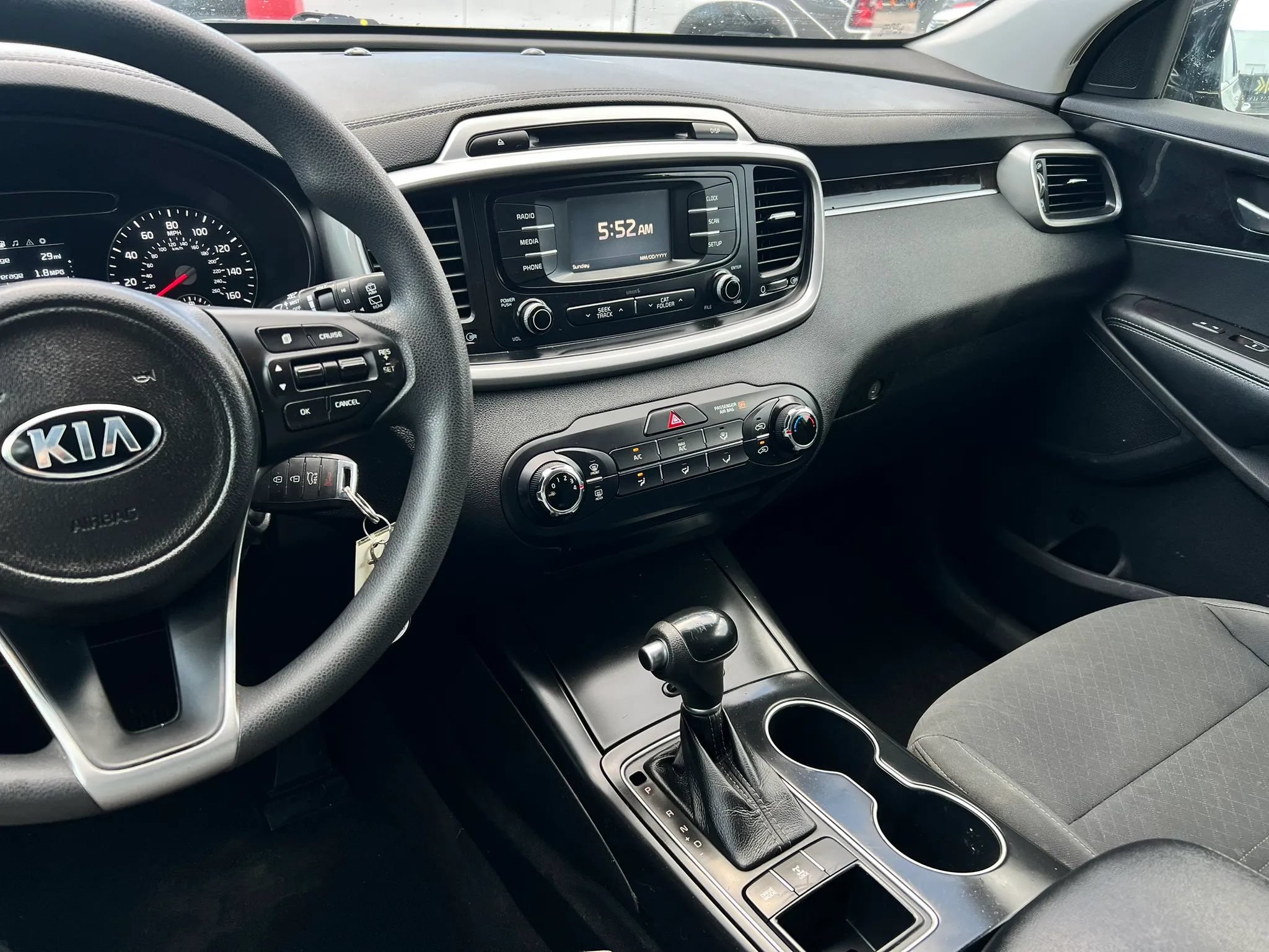 Used 2017 Kia Sorento AWD image 11