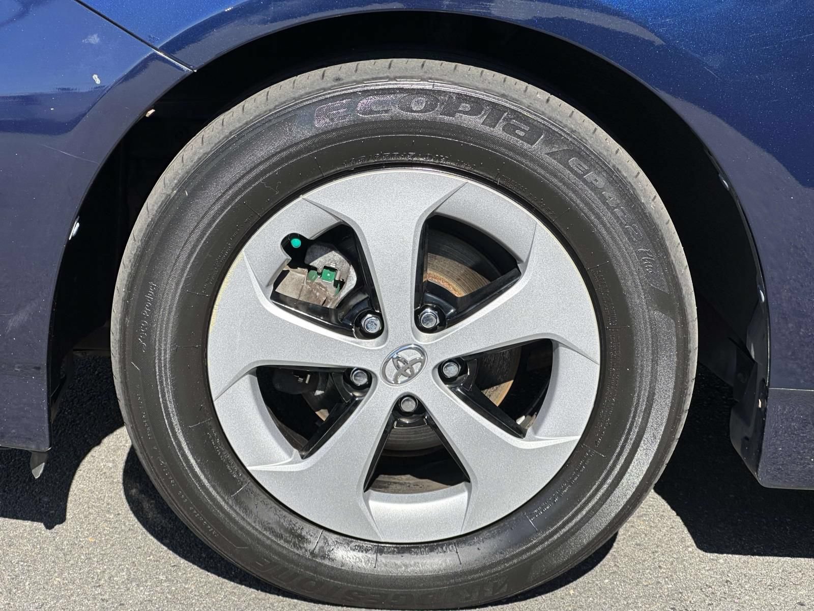 Used 2014 Toyota Prius Three FWD image 7