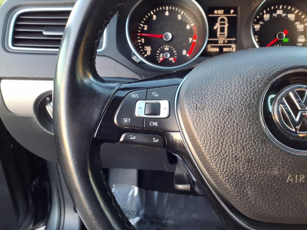 Used 2017 Volkswagen Jetta SE image 17