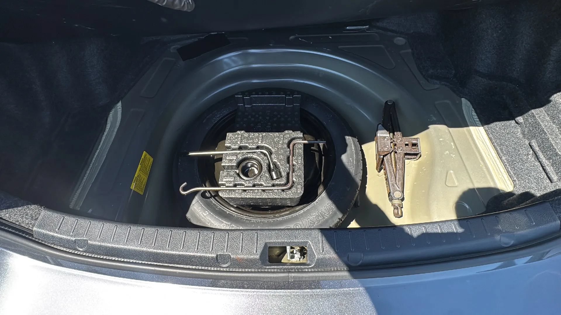 Used 2013 Toyota Corolla L FWD image 17