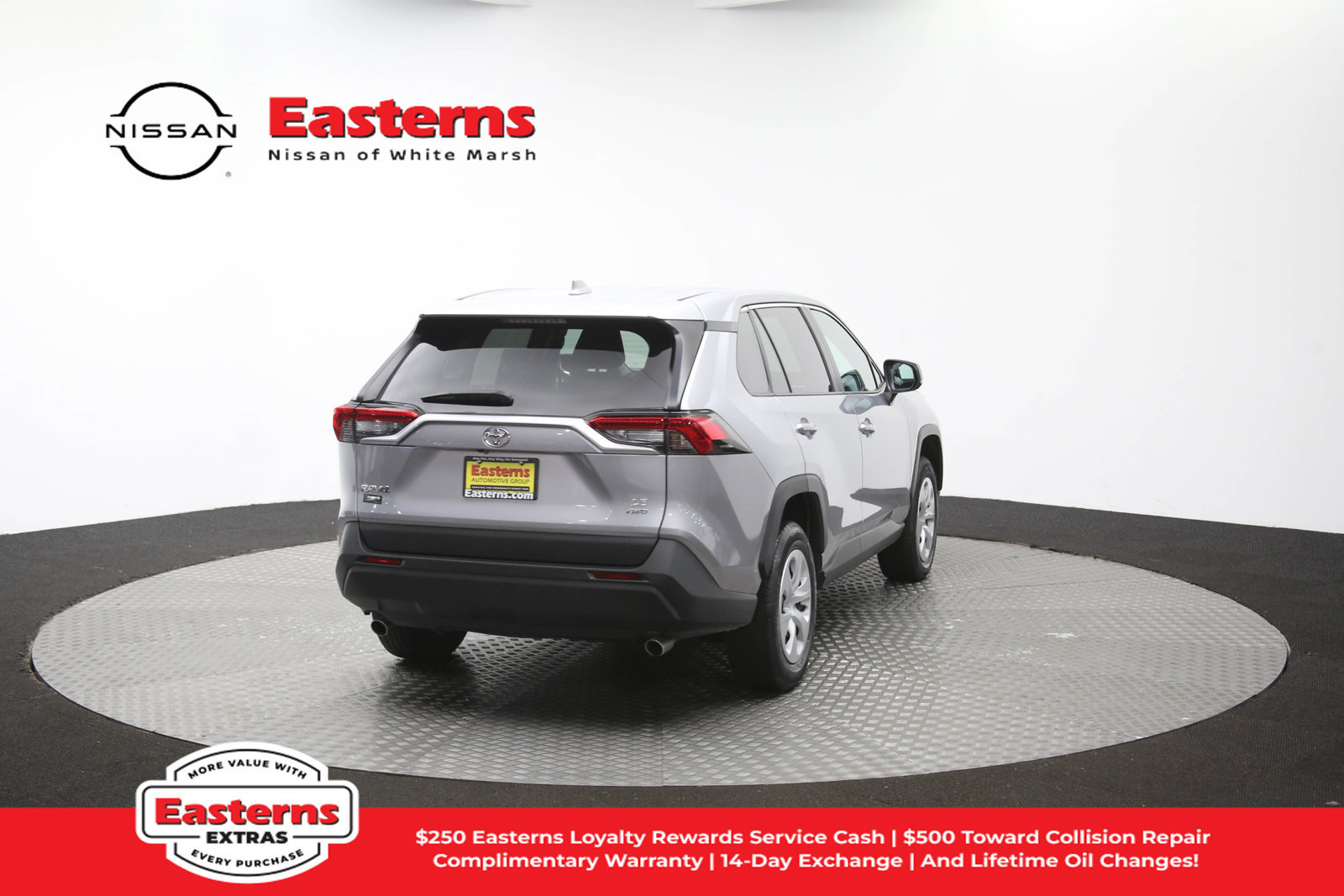 Used 2025 Toyota RAV4 LE AWD/4WD image 38