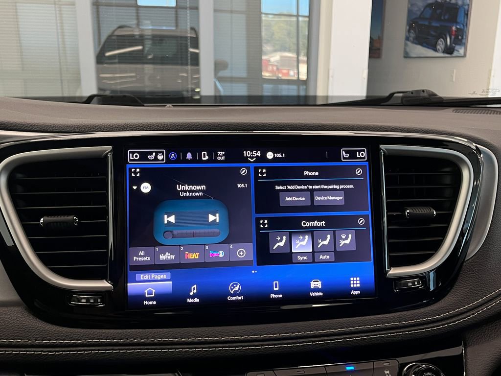 Used 2021 Chrysler Pacifica Touring w/ Cold Weather Group image 23