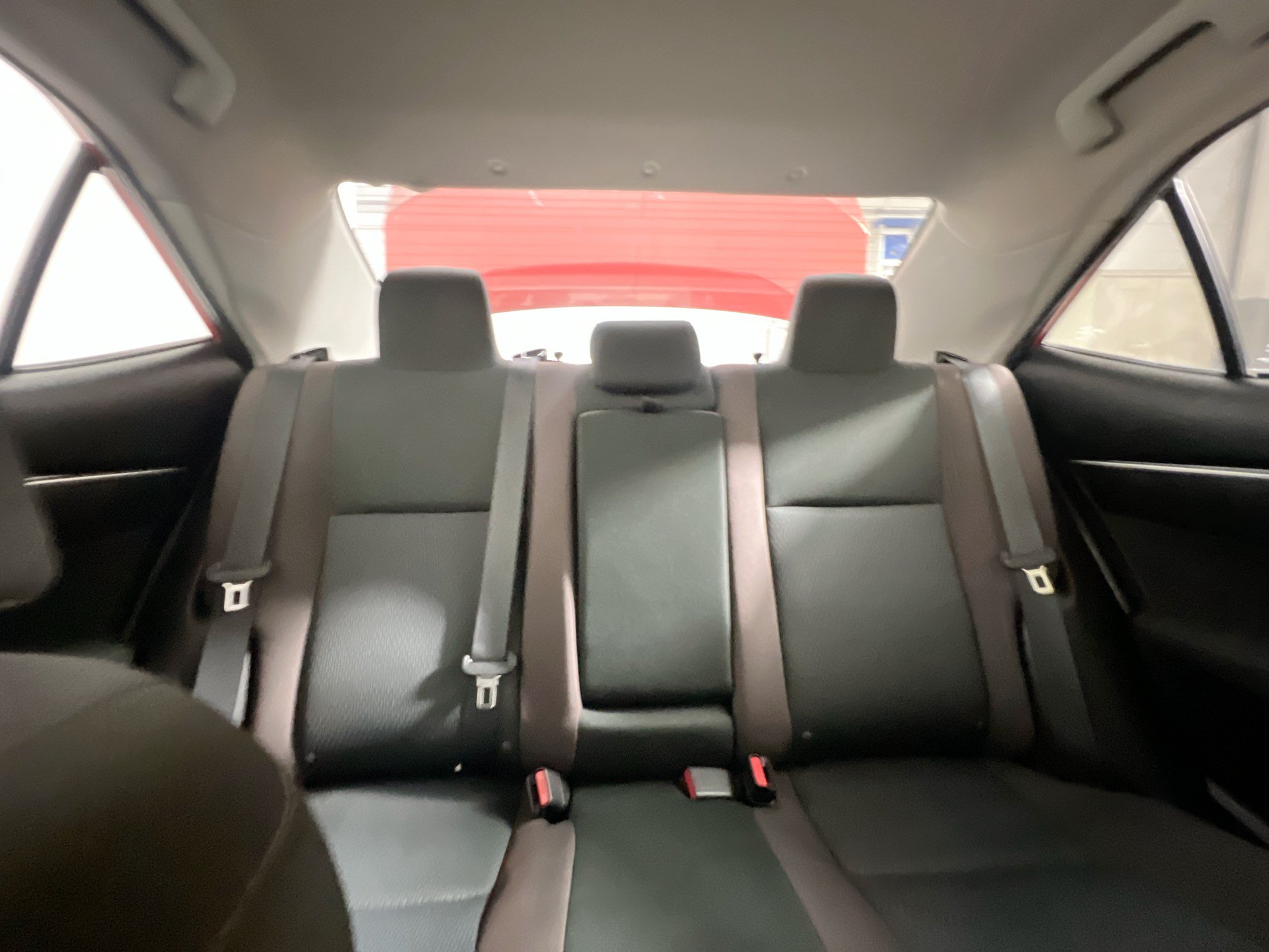 Used 2018 Toyota Corolla LE FWD image 32
