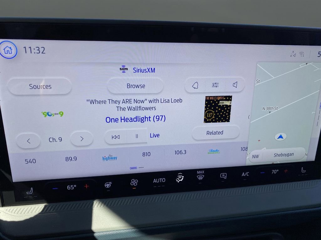 New 2025 Ford Maverick Lariat w/ Black Appearance Package image 24