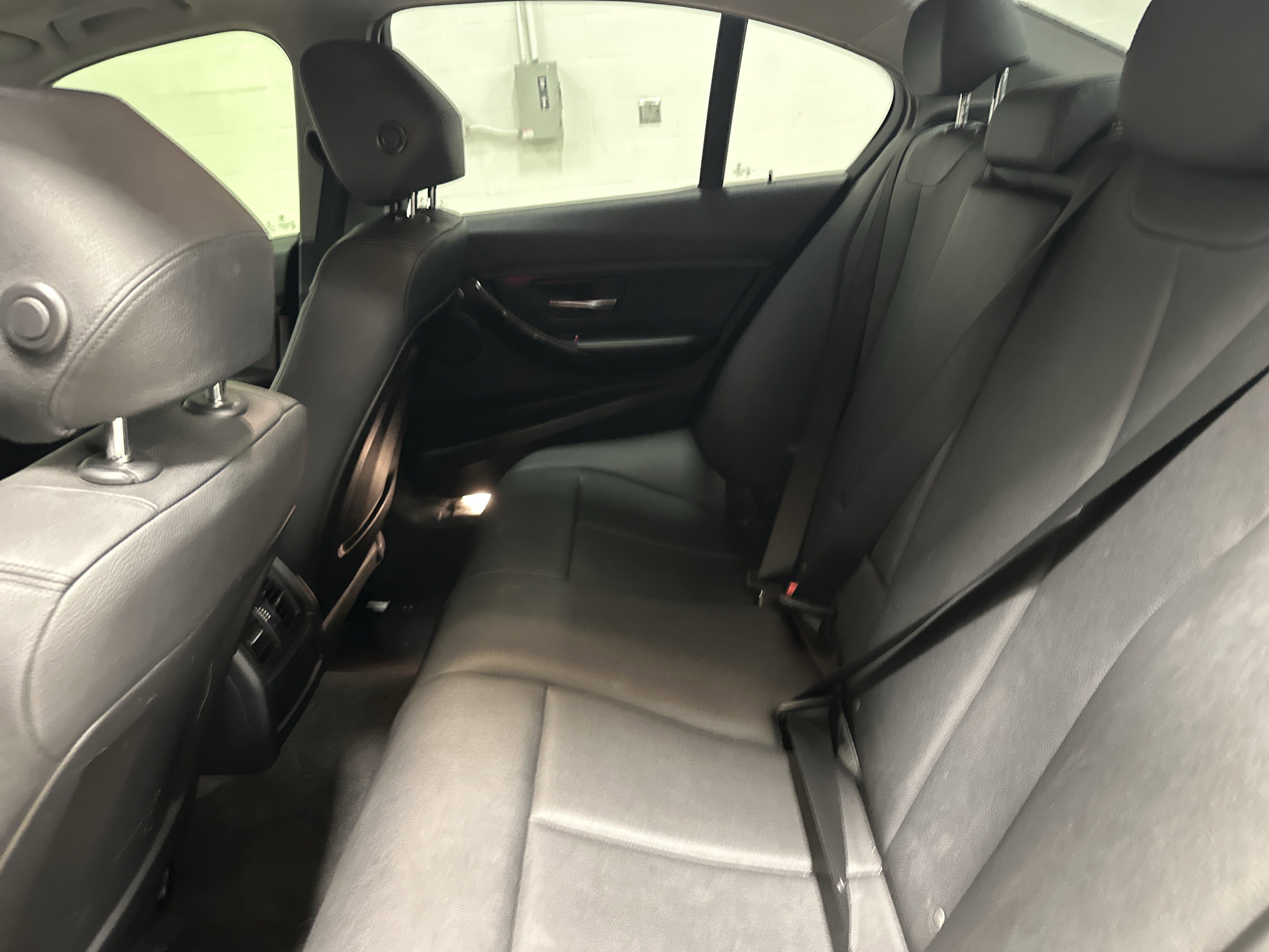 Used 2015 BMW 320i xDrive Sedan AWD/4WD image 31