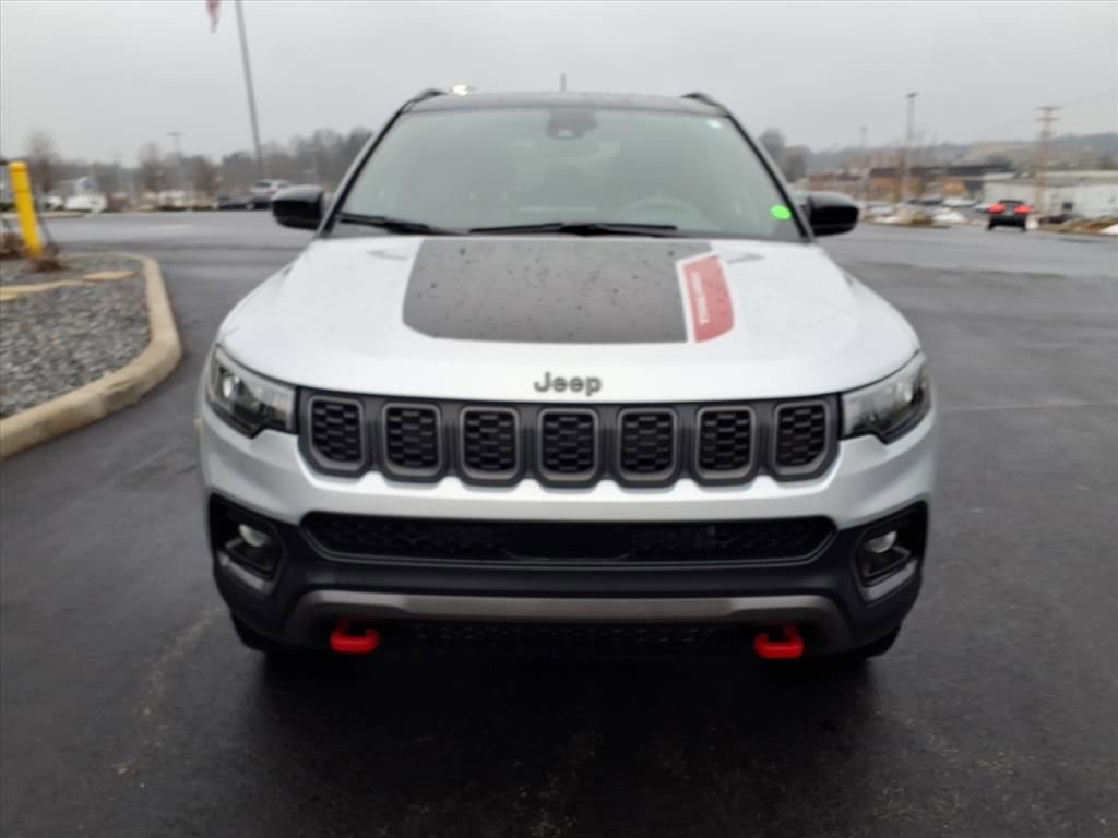 Used 2024 Jeep Compass Trailhawk w/ Sun and Sound Group AWD/4WD image 8