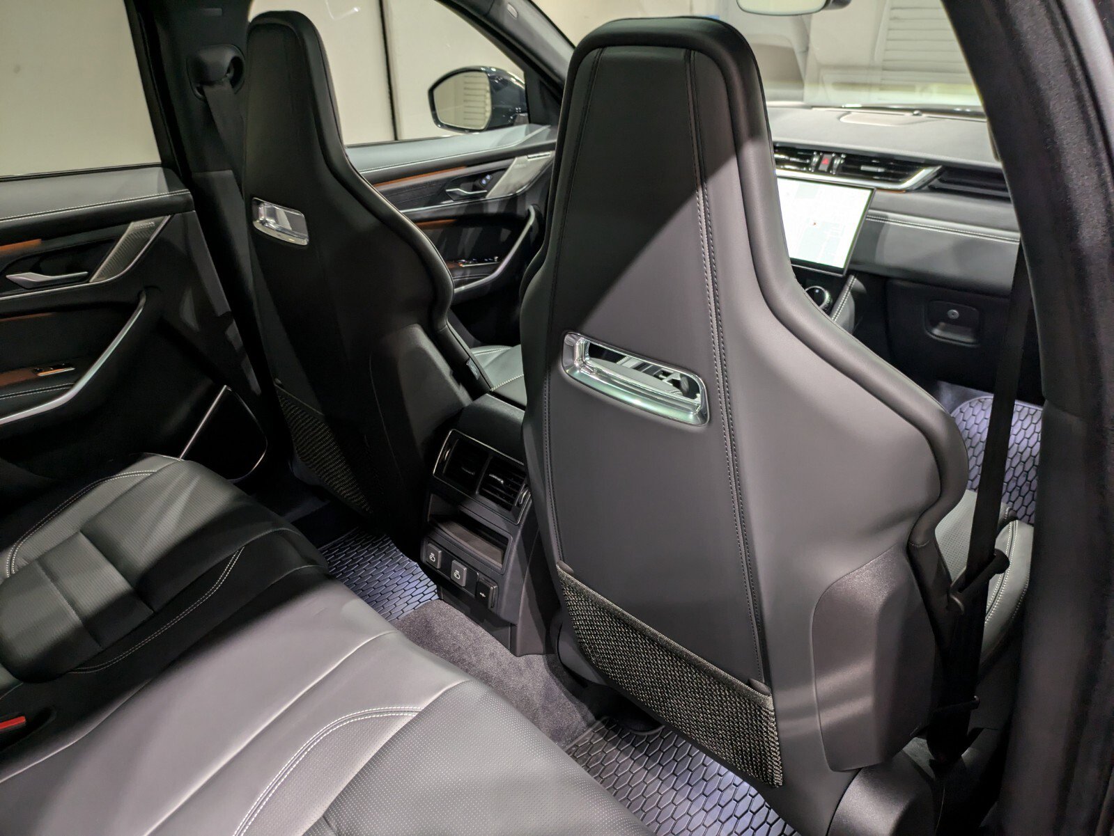 Used 2025 Jaguar F-PACE R-Dynamic S image 22