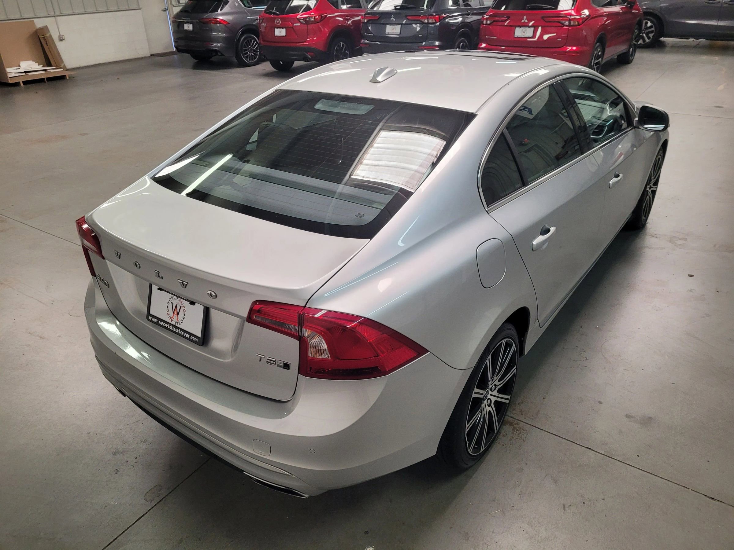 Used 2016 Volvo S60 T5 Inscription Platinum image 7