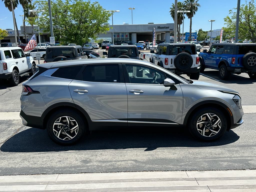 Used 2025 Kia Sportage LX FWD image 9