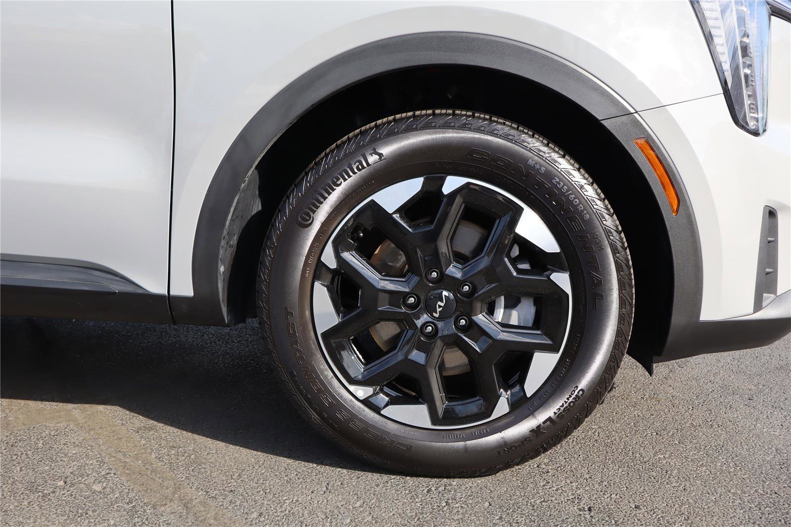 Certified 2026 Kia Sorento S w/ S Panoramic Sunroof Package image 11