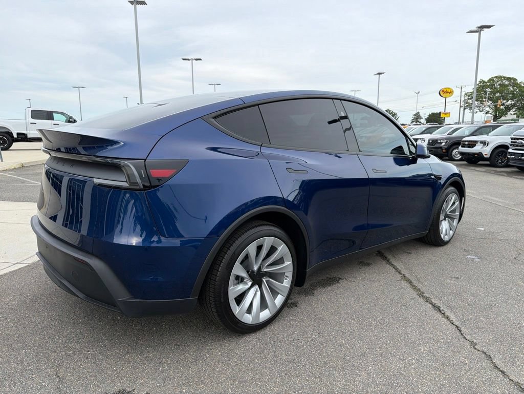 Used 2026 Tesla Model Y Long Range RWD image 4