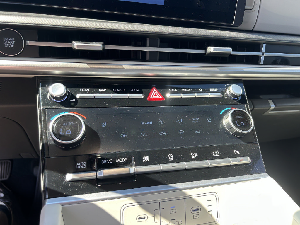 Certified 2026 Hyundai Santa Fe SEL AWD/4WD image 28