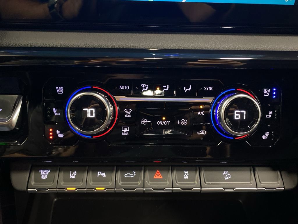 New 2025 GMC Sierra 3500 AT4 w/ AT4 Premium Plus Package image 29