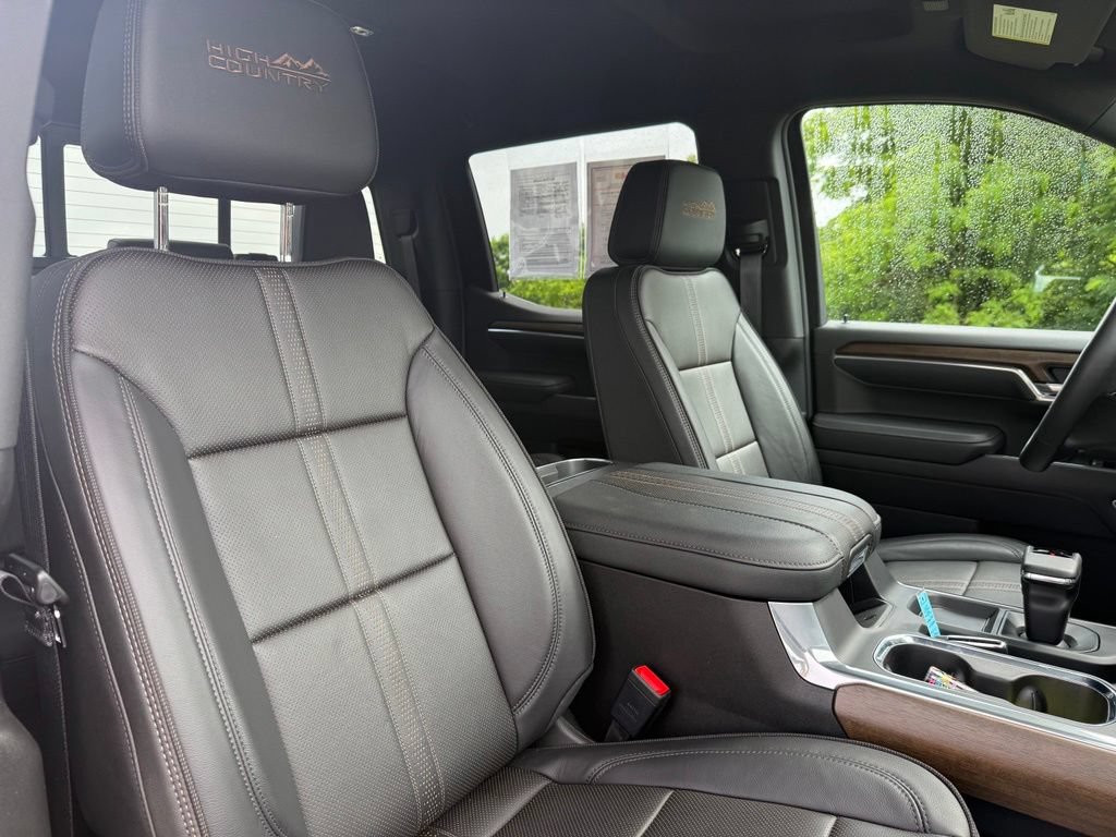Used 2026 Chevrolet Silverado 1500 High Country w/ Technology Package AWD/4WD image 26