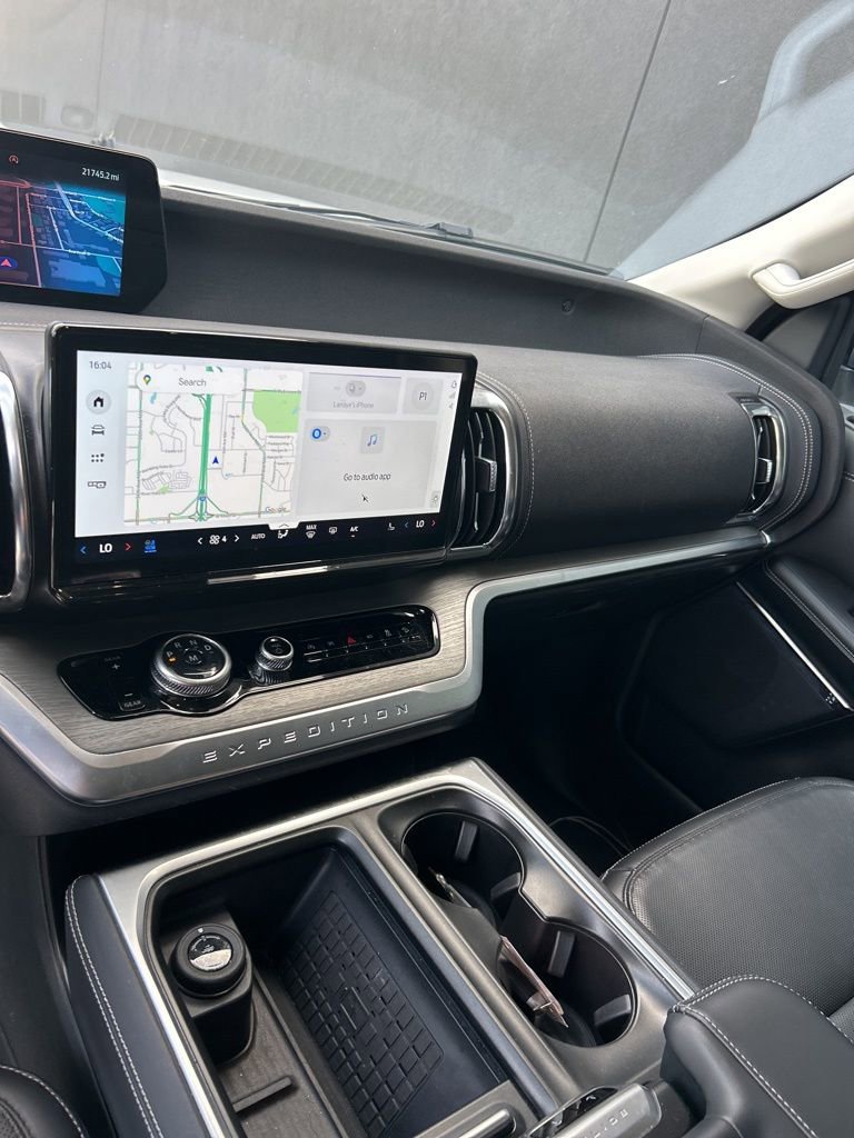 Used 2025 Ford Expedition Max Platinum image 9