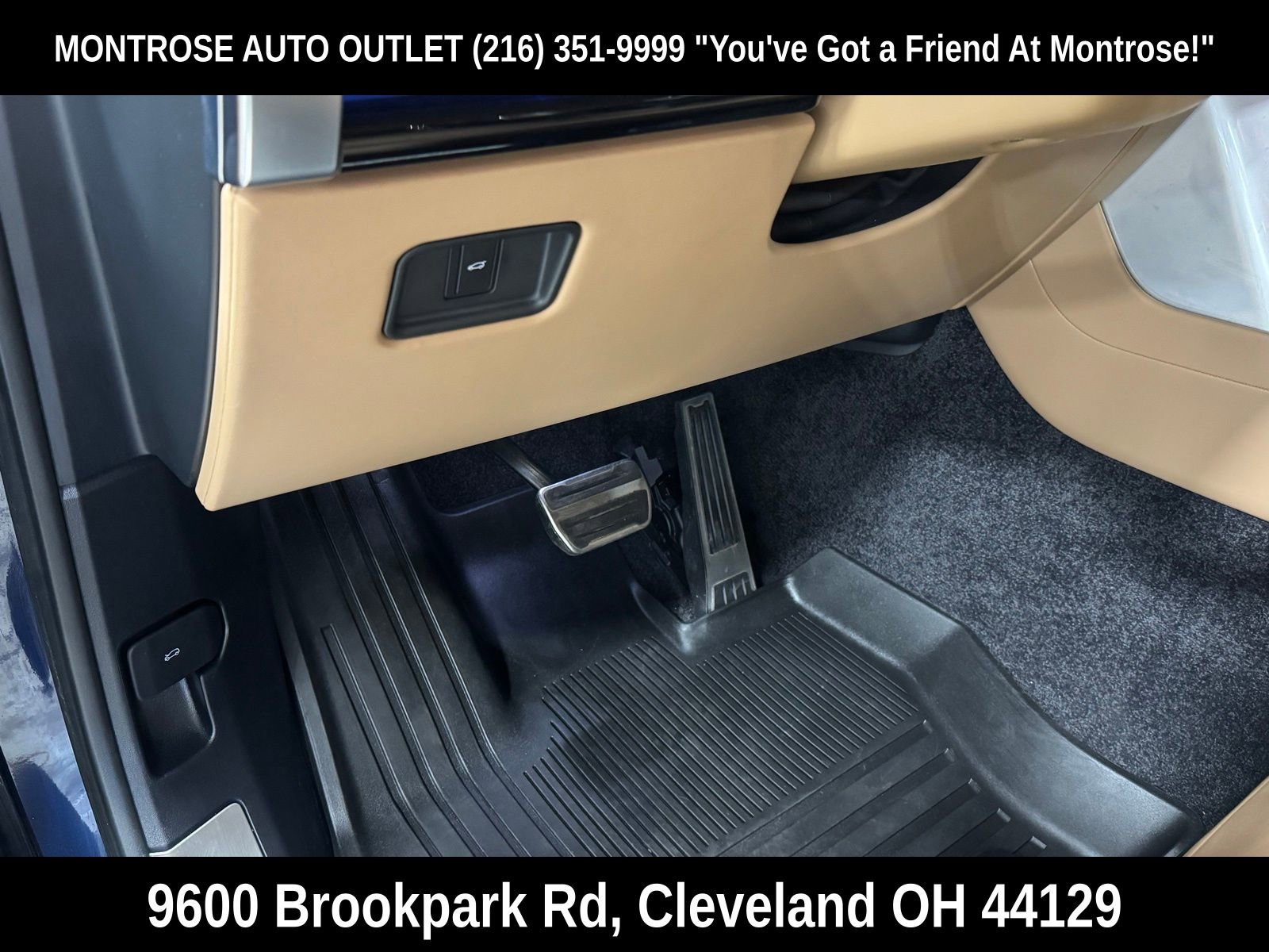 Used 2023 Land Rover Range Rover Long Wheelbase SE image 16