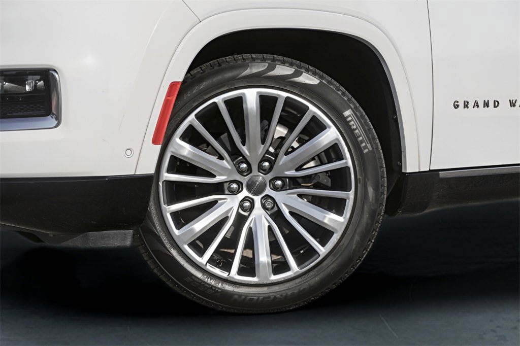 Used 2024 Jeep Grand Wagoneer Series III image 4